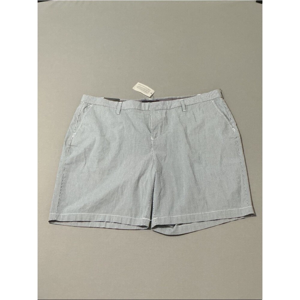 Tommy Hilfiger NWT Women’s 20W Navy/White Striped Shorts